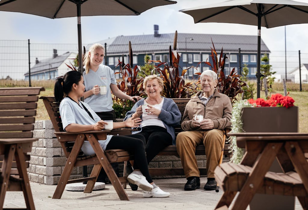 Hoitaja, Mainiokoti Huvilaharju