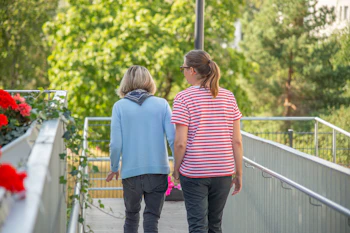 Lähihoitajia Wilhelmiina Tenholaan